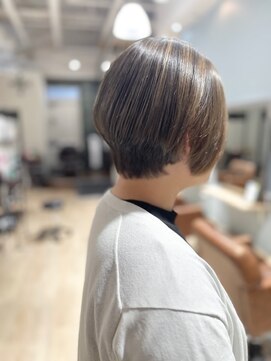 イルファ セイユウ 上野芝店(ehl:fa SEIYU) ショート/ボブ/前下がり/白髪暈しハイライト　20代30代40代