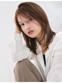 大人っぽく垢抜ける！ミディアムレイヤー