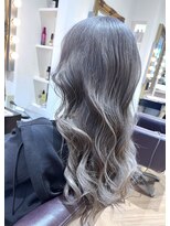 コワファースト  させぼ五番街店(COIFF1RST)&nbsp;white silver