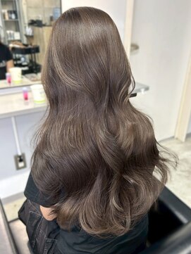 ロイオブジゼル(roi of GiseL) レイヤー 顔周りカット ココアブラウン 透明感カラー 10代20代