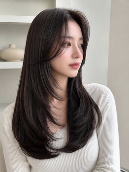 トッカ ヘアアンドトリートメント バイ リウム(tocca hair&treatment by Rium)の写真/<レイヤーカット×美髪縮毛矯正×髪質改善>コテ巻きも出来る柔らかさ◎韓国ヘアも美しくデザイン◎