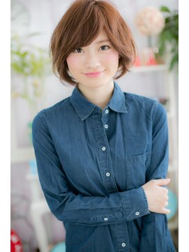 ミック 日暮里店(miq) ヘーゼルベージュ斜めバングくせ毛風マッシュヘアc1