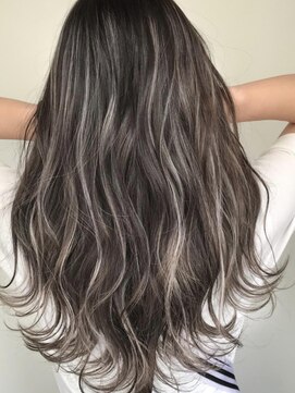 ブリッツ レボ(BLITZ-REVO) ☆RyoMatsubaraによる艶々ブリーチデザイン