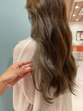 アロー(ARrow) 透明感のあるグレージュ ミルクティーカラー