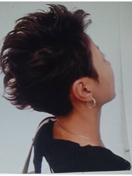 美容室ロゼ 上名古屋店 似合わせショートカット