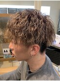金髪ブリーチツイストスパイラルパーマケアブリーチケアパーマ