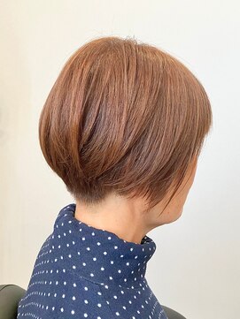 アイノ(AINO.) ブリーチなし明るめカラー×刈り上げ前下がり[茅ヶ崎駅/湘南]