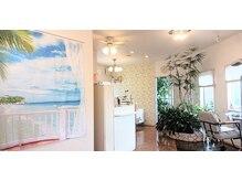 広く明るい店内。マンツーマンなのでゆったり過ごせ心地よいです