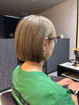 白髪を活かした柔らかいベージュカラー