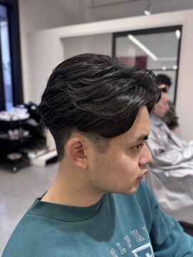 サニーズ(SUNNY'S by CONKS) メンズ毛流れパーマでフェザー風スタイリング！