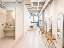 伏見で叶える顔周りレイヤーカットと縮毛矯正[ヘアセット/顔周りレイヤーカット/インナーカラー/縮毛矯正]
