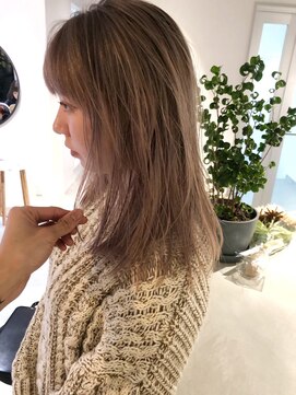 ルーム(Loom.) 透明感溢れるシアベージュ【Loom./明治神宮前/原宿/表参道】