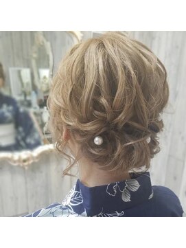 ラピスラズリ(Lapis Lazuli) ショートアレンジ 5 (熊本 下通 ヘアセット専門店)