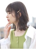 くびれと動きが可愛いニュアンスミディ
