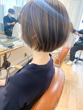 ネオリーブエム(Neolive em;) 丸みのあるショートスタイル