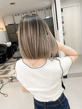 エラ(ELLA) ハイベージュバレイヤージュ