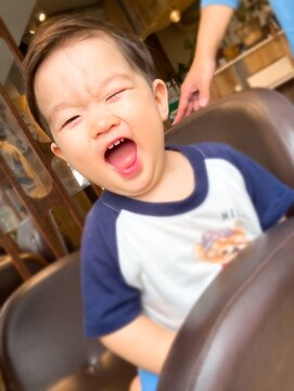 ロウアンドベーロ ヘアサロン(Raw&Bello hair salon) メンズ2ブロックショート