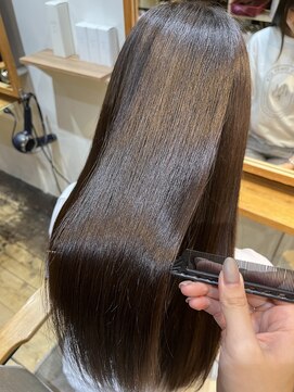 ヨンセンチメートルヒロサカ(4cm HIROSAKA) 艶ブラウン