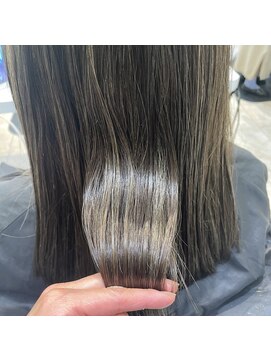 ケンジ 平塚 アネッタ(KENJE annetta) 艶髪ハイライトカラー