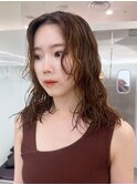 顔周りレイヤーミディアムおくれ毛_ba536361