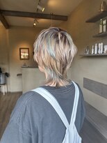 ワンネスヘアーサロン(oneness hair salon)&nbsp;ローライトグリーンメッシュのウルフヘア