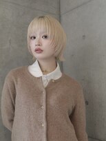 オーオ シカシカ(OOO YY)&nbsp;ブロンド/顔周りレイヤー/ブリーチ/くびれボブ/ボブウルフ