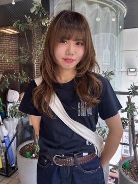 ヘアーアンドメイク ビス(HAIR&MAKE bis) レイヤーカット【KAYO】