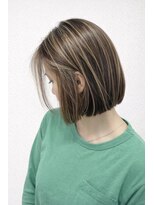 ウル(ulu)&nbsp;ハイライト　名東区　ボブ　レイヤー　ロング　白髪ぼかし