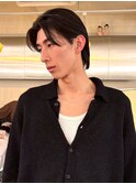 20代黒髪ナチュラルビジネスセンターパートスタイル