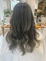 アントワープヘアー(Antwerp hair)&nbsp;グレー系のバレイヤージュ