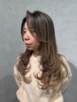 ソルア 上本町(solua)&nbsp;バレイヤージュ / レイヤーカット / 白髪ぼかし / 30代 / 40代