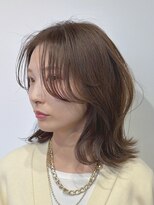 ソアロ(SOARO) 岐阜顔まわりレイヤーミディアム艶アッシュハイライト20代