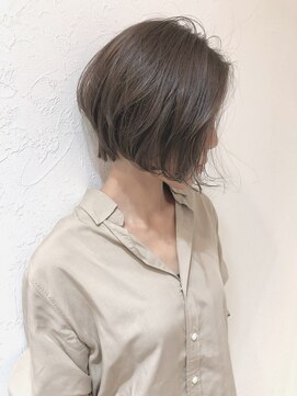 ティティ(TiTi) 小顔前下がりボブチャコールグレー[TiTi_栗林れい]