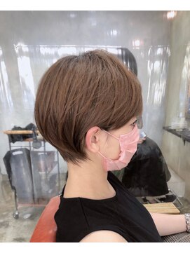 ネウィ ハウオリ 札幌駅前(newi hau'oli) 大人可愛い20代30代40代小顔ワンサイドショートボブ丸み前下がり