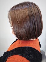 ミニボブ、内巻きボブ、グレージュ、ナチュラルストレート