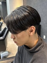 リード(REEED)&nbsp;センターパート縮毛矯正マッシュ刈り上げ毛流れツーブロック