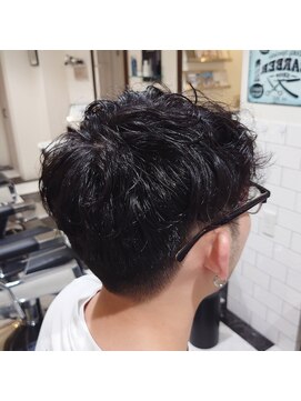 ルシードスタイル クリザンテーム かっこよくカジュアルパーマ