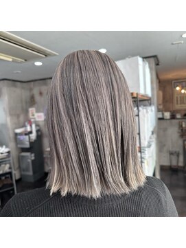 トゥーミー(to mee) ローライトカラー♪