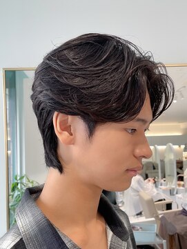 ノラ ウメダ(NORA UMEDA) カルマパーマ×シースルーマッシュ