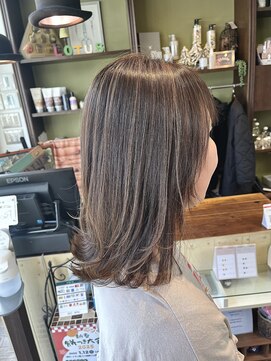 ロータスヘアーデザイン(Lotus Hair Design) 【lotus　下枝】極細ハイライト/柔らかベージュ/外ハネミディ