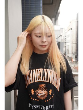 シィーム(cime) 抜きっぱなしブロンド ハイトーン 夏カラー