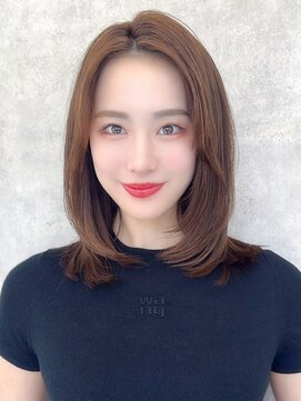 ラフィス ヘアー リノ 三宮店(La fith hair lino) 【La fith】レイヤーカット×センターパート×セピアベージュ