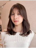 レイヤーカット × ベージュカラー
