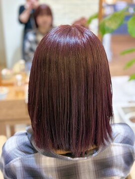 プリーク(preak) ツヤ感ルージュレッド×ラフレイヤーボブ