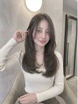 エルム センター南(Elme)&nbsp;大人女子レイヤー×透明感オリーブベージュ