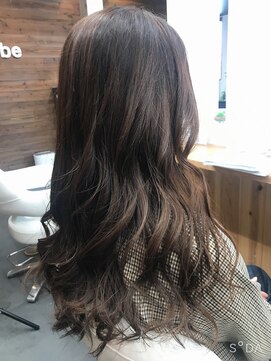 ライフビィ チャーム(Lifebe Charm) 巻き髪ヘアー