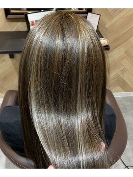 スタンド(STAND) 外国人風ハイライトイルミナカラー