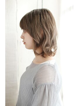 オティアプラスエヌ(OTTIA+n) 20代30代40代　かわいさにモード・くびれレイヤー【松山】