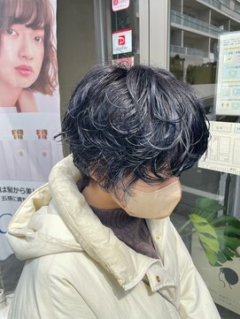 ロッコ 船橋駅(Rocco) ブルーブラック ハイライトショートパーマ 船橋 船橋駅