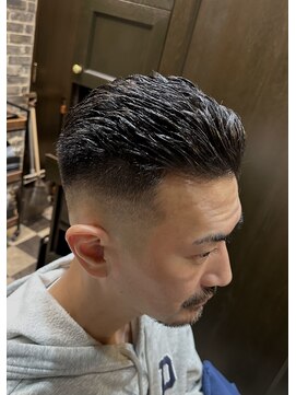 ミリオンバックス 御徒町店(Million Backs) スキンフェード/オールバック/刈り上げ<理容室>[メンズ/眉毛]